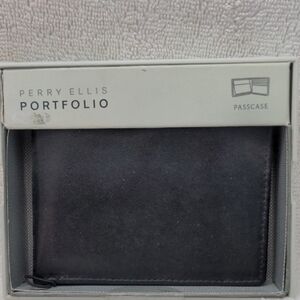 Perry Ellis Black Leather Passcase